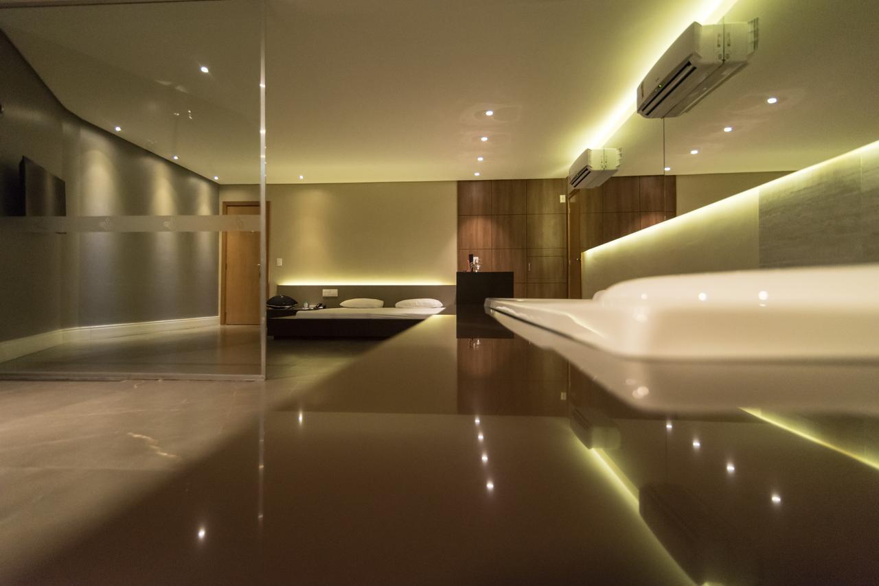 Up (adults Only) Love hotel 2*